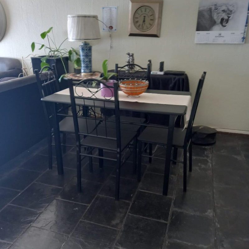 Apartment Flat for Sale in Beverley Gardens 2